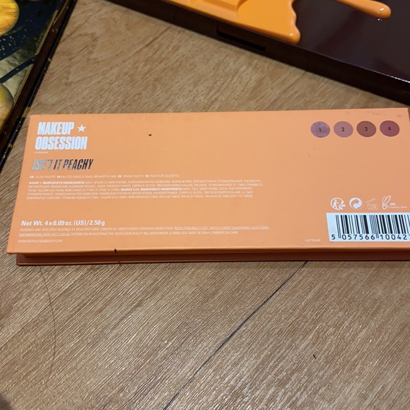 Makeup bundle - Picture 3 of 9